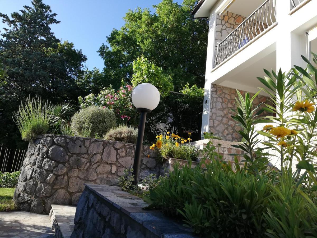 Apartments 4U Omisalj Ngoại thất bức ảnh