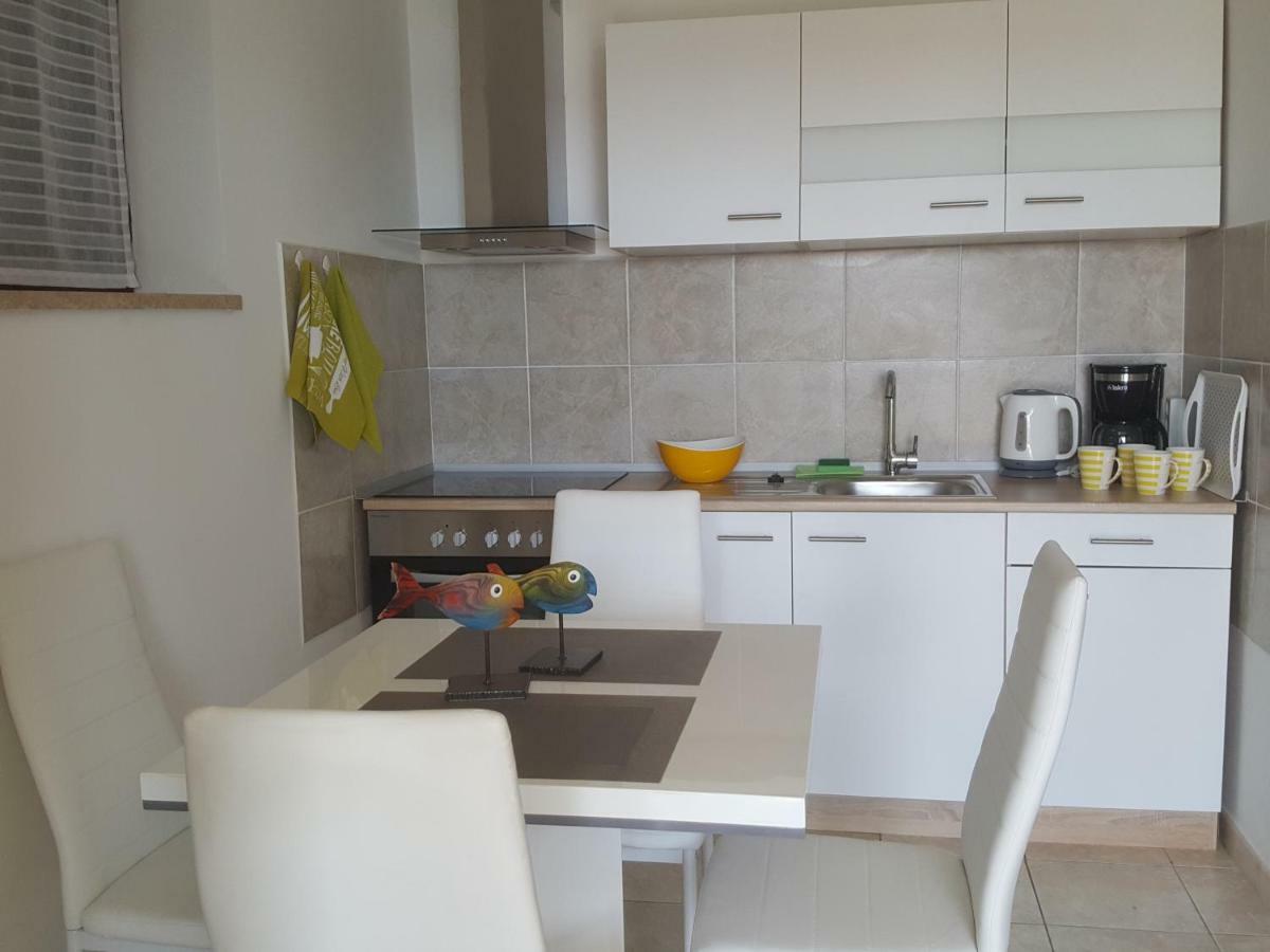 Apartments 4U Omisalj Ngoại thất bức ảnh