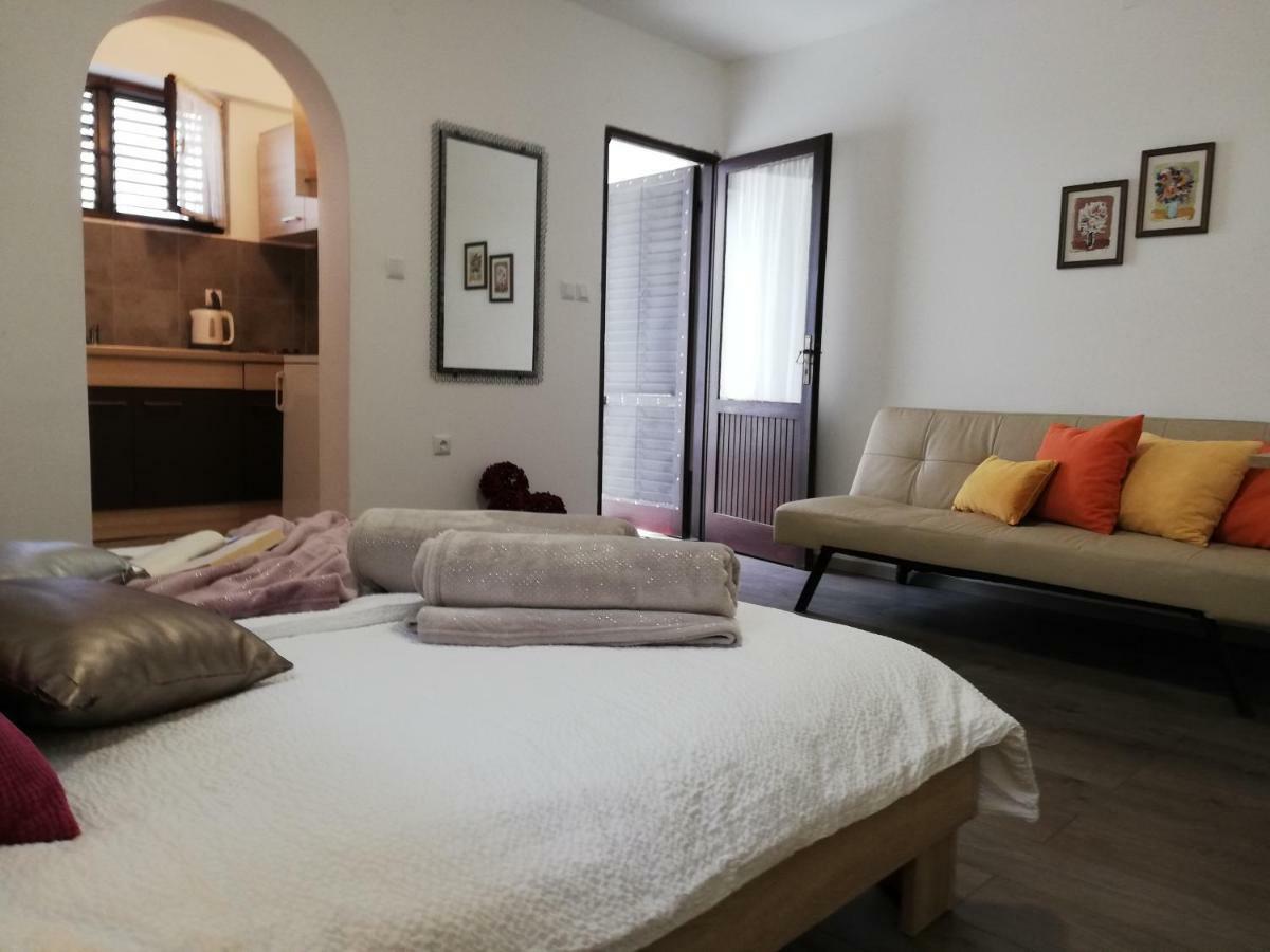 Apartments 4U Omisalj Ngoại thất bức ảnh