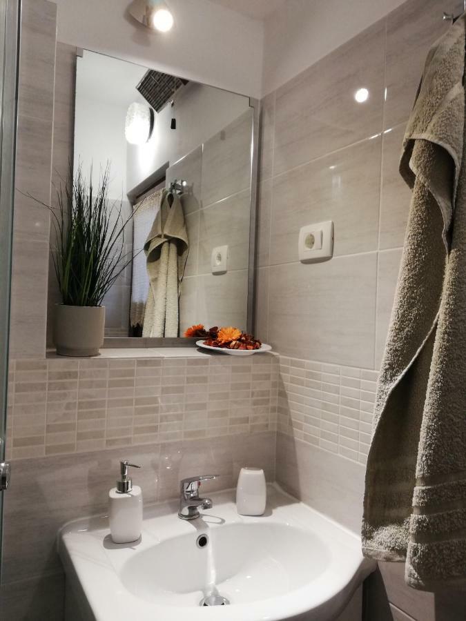 Apartments 4U Omisalj Ngoại thất bức ảnh